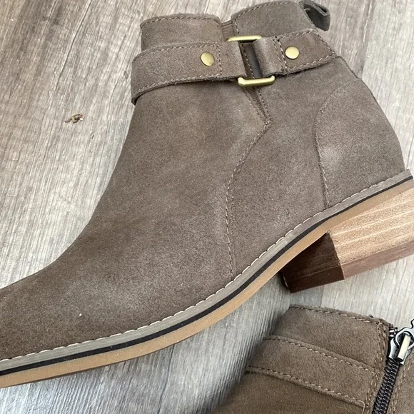 Blondo Ankle Bootie Waterproof Buckle Brown size 6.5 - Picture 4 of 11